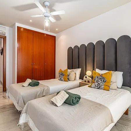 Apartman Rentitspain Charming Gym, Jacuzzi Y Balcon Estepona