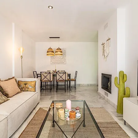 Monte Selwo Apartamiento Con Gym, Jacuzzi Y Balcon 公寓 埃斯特波纳