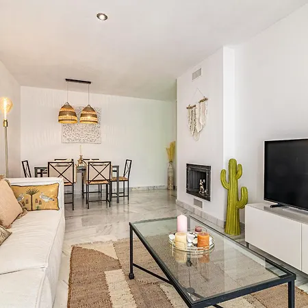 Rentitspain Charming Apartment: Parque Botanico & Country Club Estepona