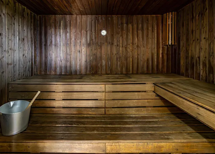 Rentitspain Charming Gym, Jacuzzi Y Balcón Apartamento Estepona