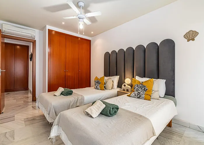 Apartamento Rentitspain Charming Gym, Jacuzzi Y Balcón Estepona