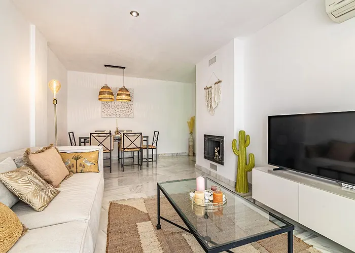 Rentitspain Charming Gym, Jacuzzi Y Balcón Estepona