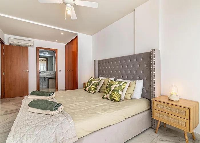 Rentitspain Charming Gym, Jacuzzi Y Balcón * Estepona