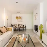 Rentitspain Charming Gym, Jacuzzi Y Balcón Apartamento Estepona